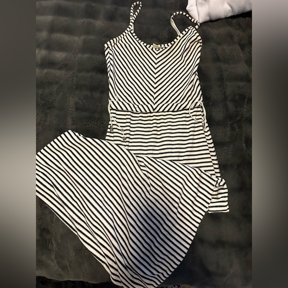 Used dresses - Picture 2 of 7